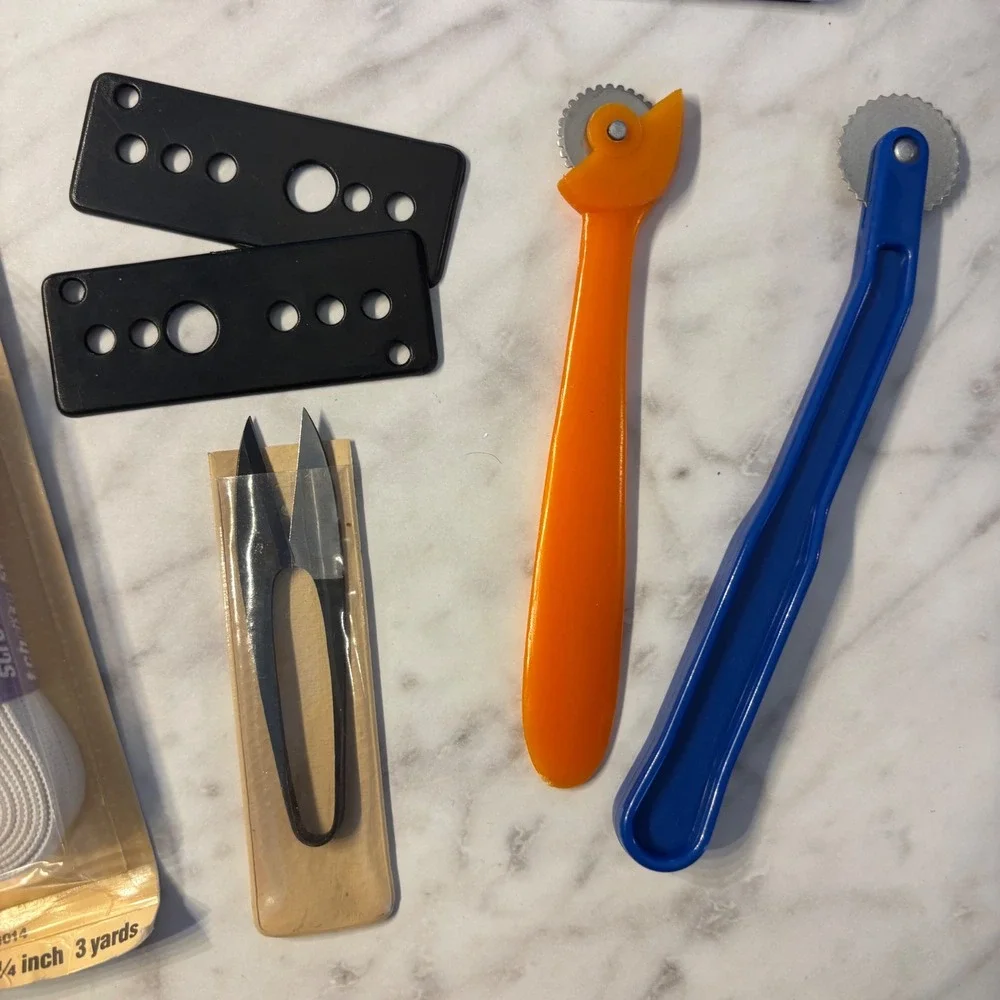 Sewing Tool Lot Tracing Wheels Thread Snips Stretchrite Elastic Buttonhole Gauge